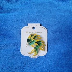 New feathers brooch